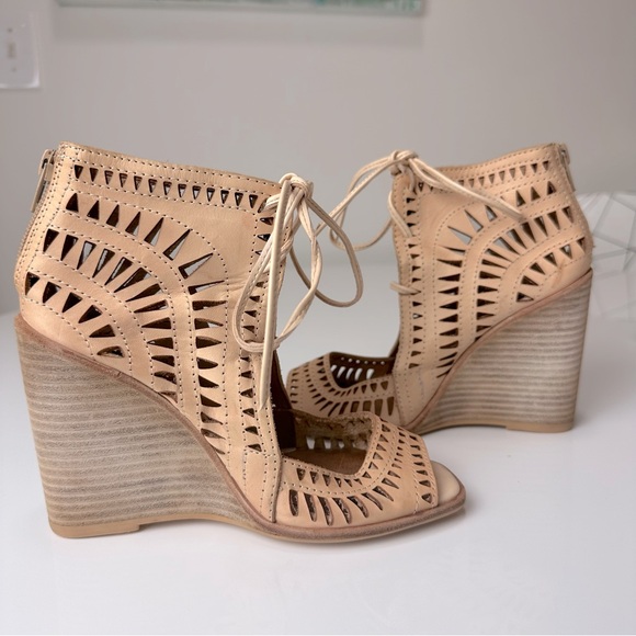 Jeffrey Campbell Laser Cut Rodillo Hi Wedge Lace Up Tan Gladiator Sandal Size 5 - Picture 4 of 11